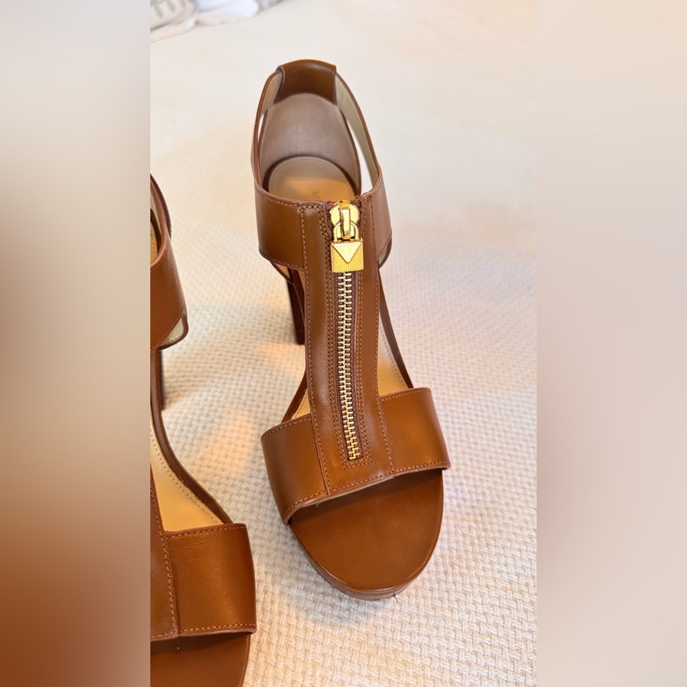 MICHAEL KORS Berkley Tan Leather Block Heel Sandals Platform Heels Shoes - Picture 9 of 15